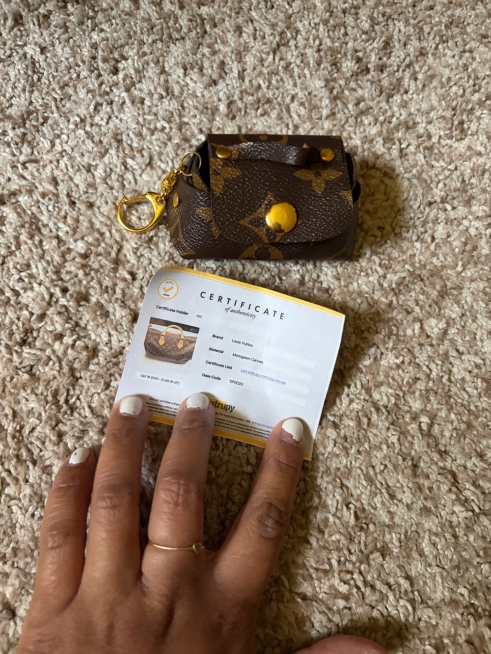 Louis Vuitton Monogram air pod  holder with keychain